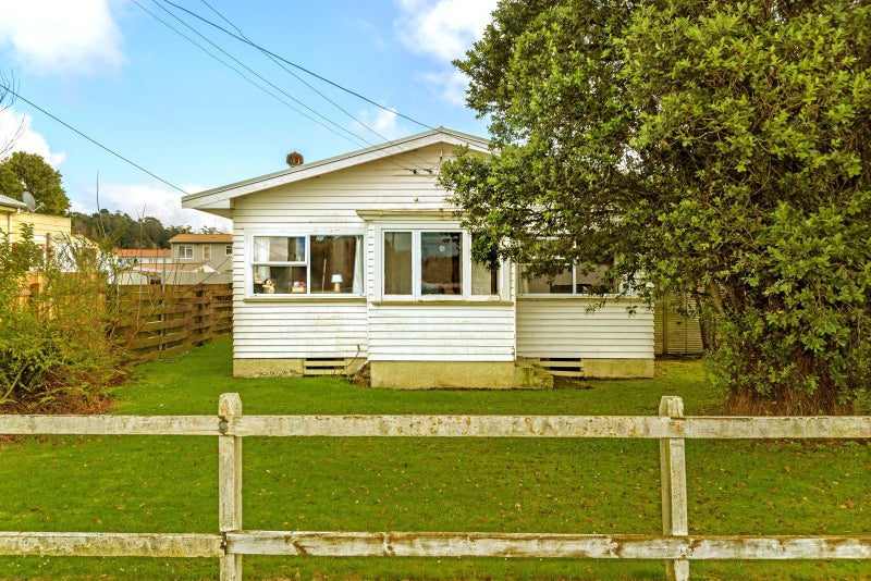 9 Endcliffe Road, Kaiti, Gisborne - Carousel 1