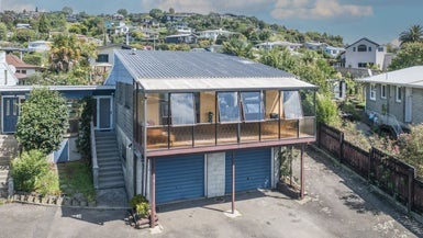 1/17 Cawthron Crescent, Annesbrook, Nelson - Carousel 1