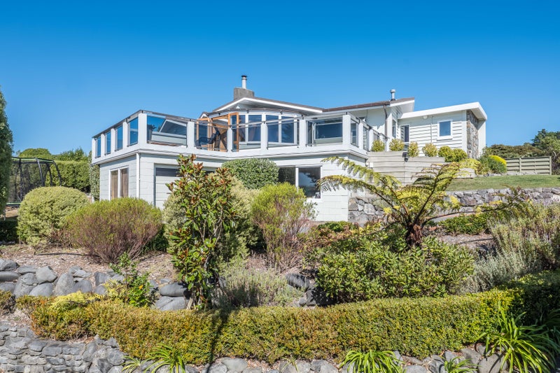 9 Oak Avenue, Paremata, Porirua - Carousel 1