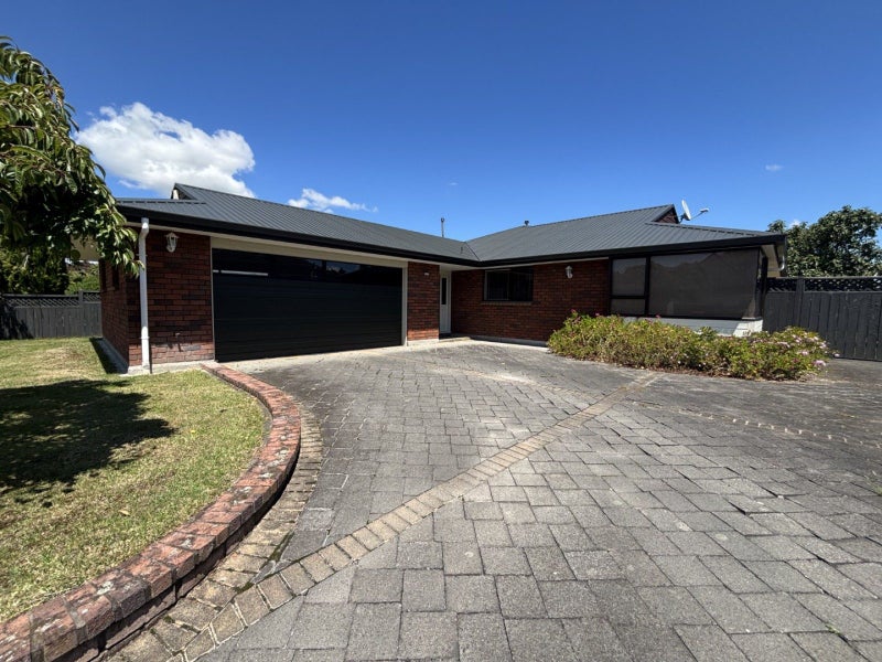 11 Hanmer Place, Highbury, Palmerston North - Carousel 1
