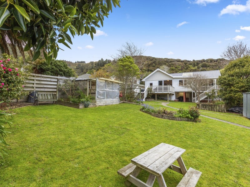 55 Hay Street, Naenae, Lower Hutt - Carousel 1