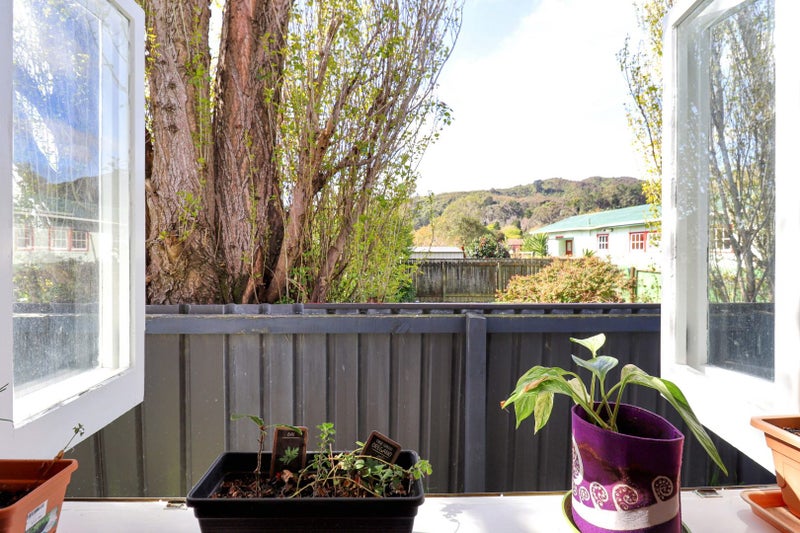 57 Rata Street, Naenae, Lower Hutt - Carousel 12