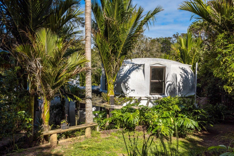 21 Bay Road, Ostend, Waiheke Island - Carousel 1