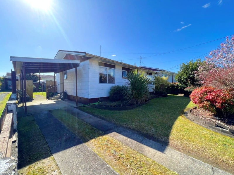 15 Lewis Street, Glenview, Hamilton - Carousel 14