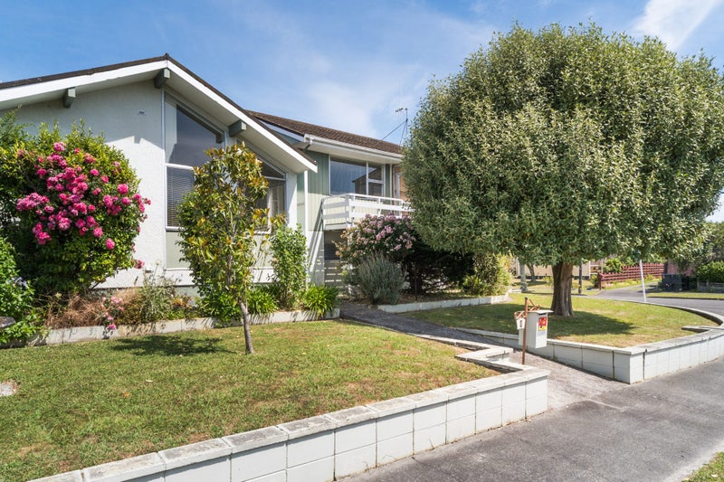 2 Paradise Place, Milson, Palmerston North - Carousel 2