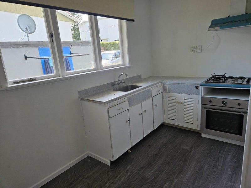 5 Lynwood Road, New Lynn, Auckland - Carousel 2