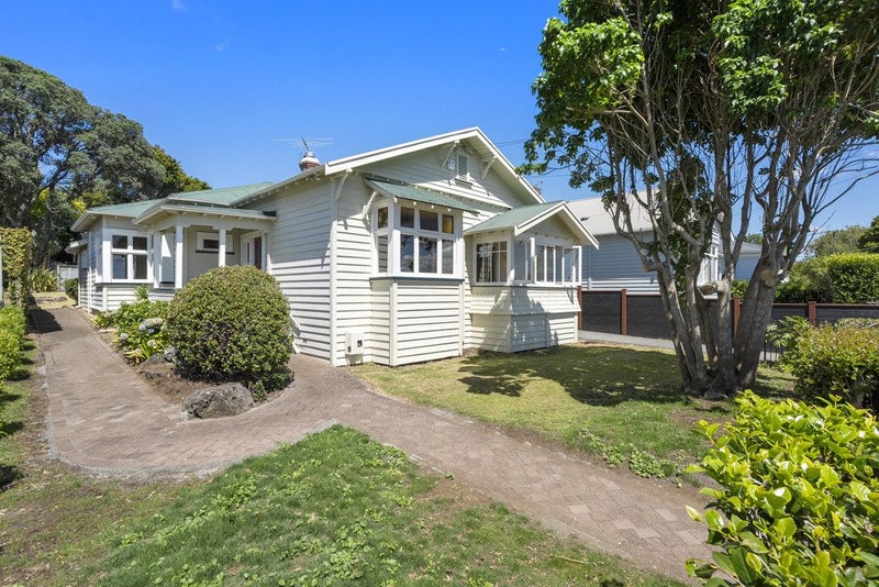 65 Lloyd Avenue, Mount Albert, Auckland - Carousel 1