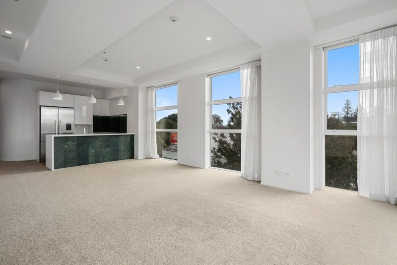 304/246 Khyber Pass Road, Newmarket, Auckland - Carousel 1