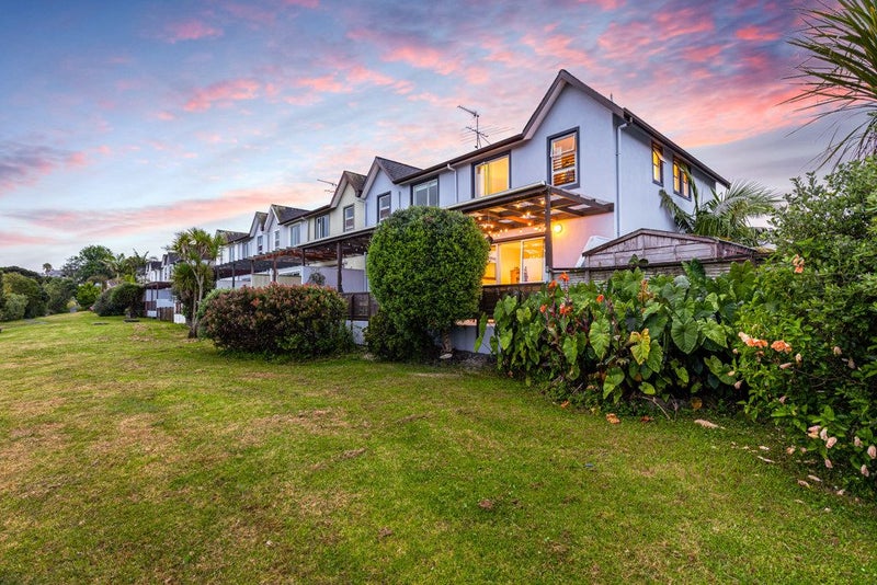 9T Clearwater Cove, West Harbour, Auckland - Carousel 1