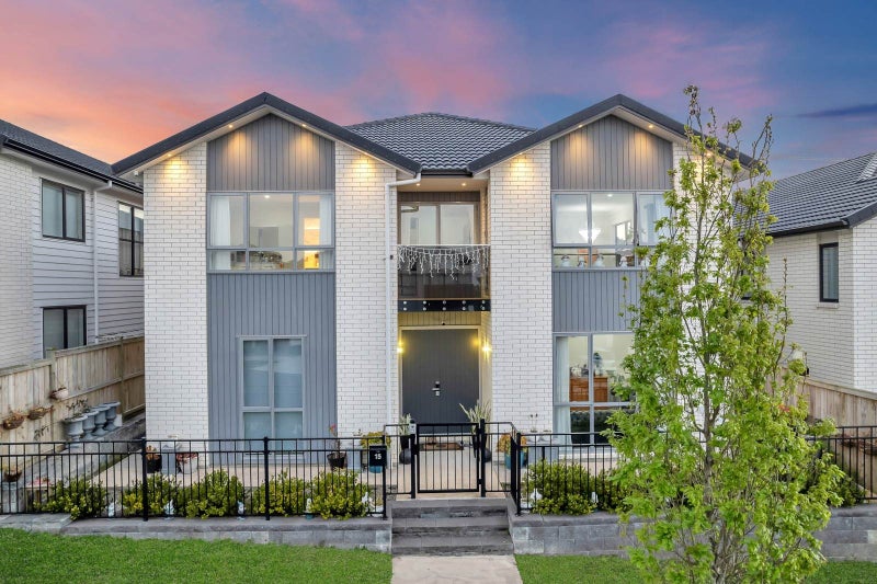 15 Uru Drive, Flat Bush, Auckland - Carousel 1