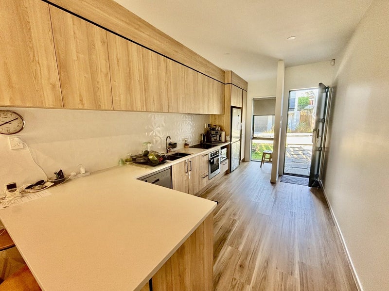 18 Korokio Lane, Henderson, Auckland - Carousel 1