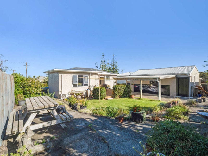 22 Egmont Street, Castlecliff, Whanganui - Carousel 1