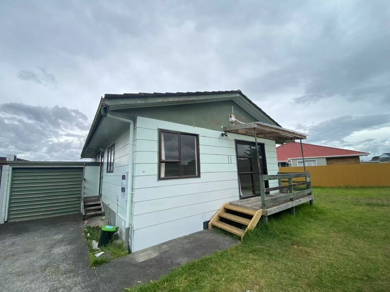 2/24 Burundi Avenue, Clendon Park, Auckland - Carousel 1