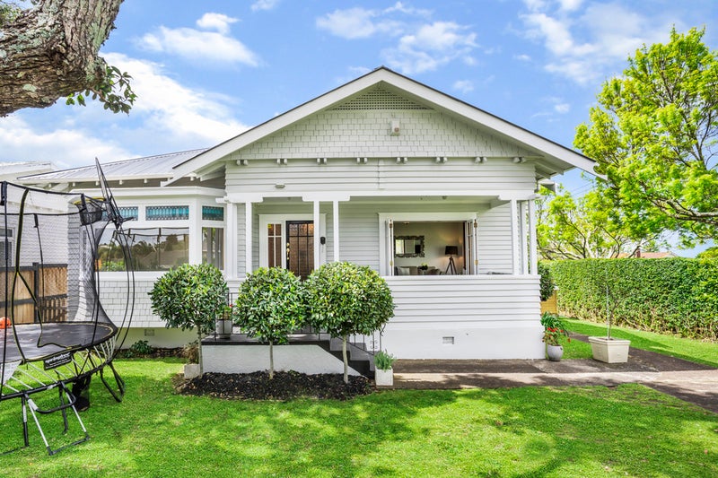 1 TE KAWA RD, One Tree Hill, Auckland - Carousel 1