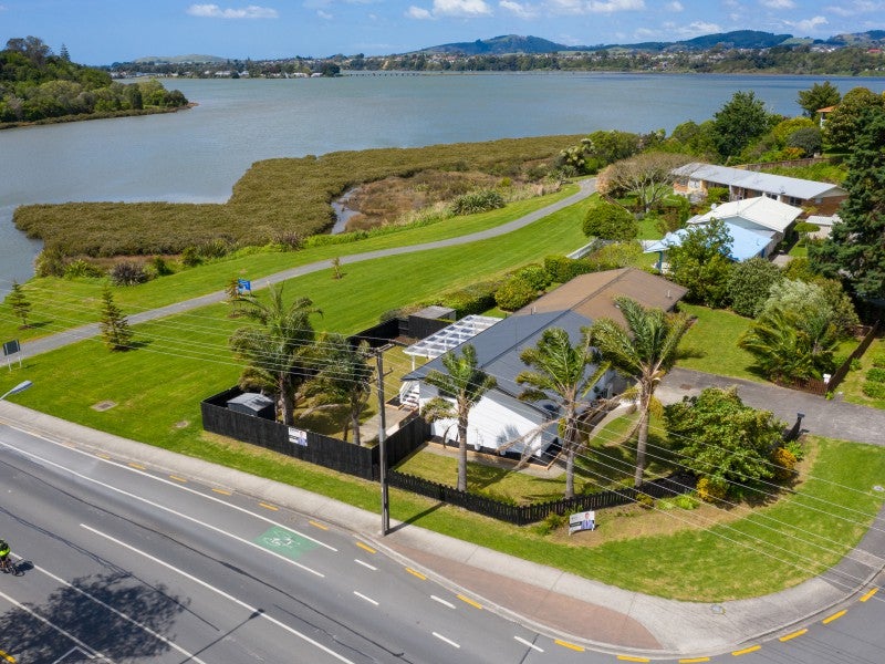 2 Lloyd Street, Parkvale, Tauranga - Carousel 1