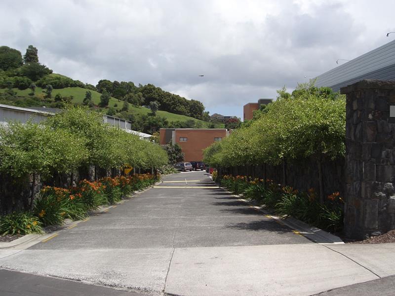 11A/21 Hunters Park Drive, Three Kings, Auckland - Carousel 1