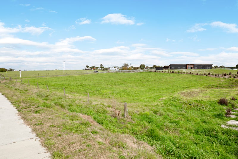 4 Bell Road, WHATAWHATA, HAMILTON - Carousel 1