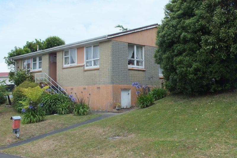 1 Carbine Place, Ascot Park, Porirua - Carousel 2
