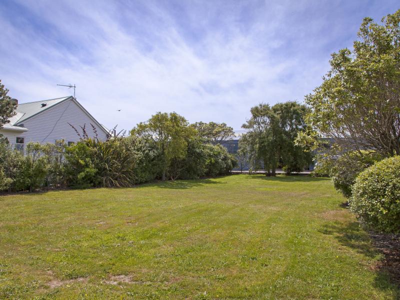 18 Tirangi Road, Moera, Lower Hutt - Carousel 1