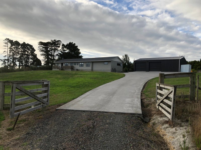 125 Oraha Road, Kumeū - Carousel 1