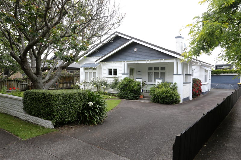 32 Richmond ST, Fitzroy, New Plymouth - Carousel 1