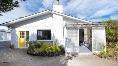 2 O'Connell Road, Bay View, Napier - Carousel 1