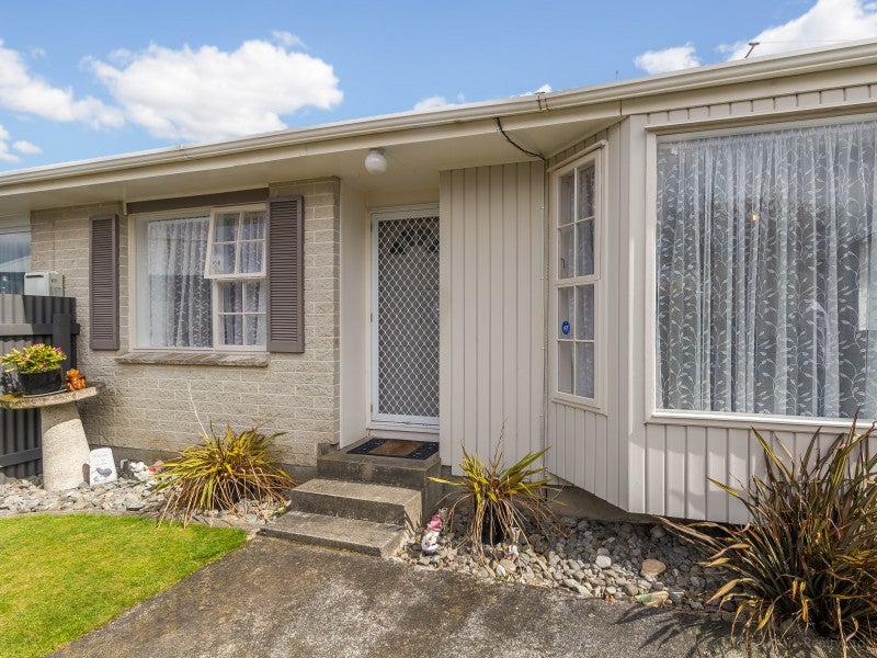 20B Denver Grove, Totara Park, Upper Hutt - Carousel 14
