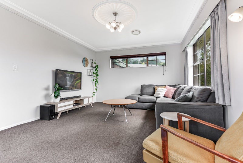 127 Amanda Avenue, Dinsdale, Hamilton - Carousel 2