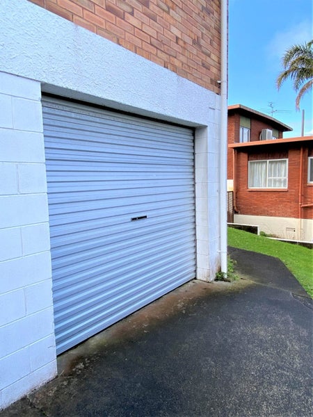 2/242 Onewa Road, Birkenhead, Auckland - Carousel 14