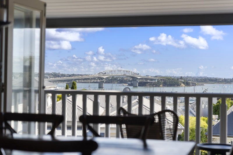 8 Dunedin Street, Saint Marys Bay, Auckland - Carousel 2
