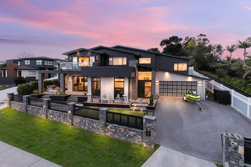 17A Pounamu Avenue, Greenhithe, Auckland - Carousel 1