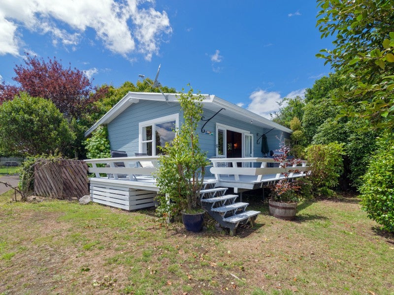 31 Marina Terrace, Kinloch, Taupō - Carousel 1