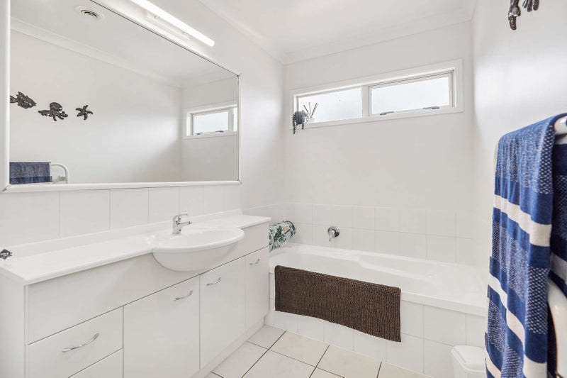 1 Limes Avenue, Parklands, Christchurch - Carousel 20