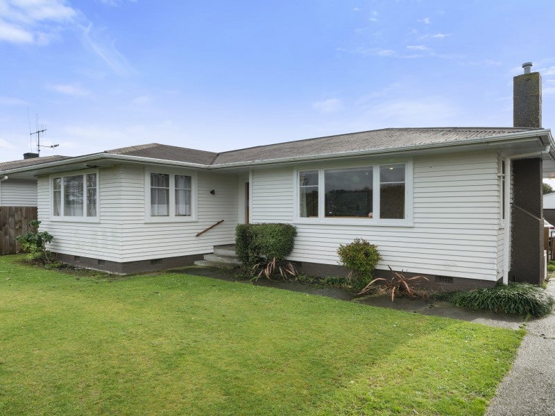 7 Long Melford Road, Awapuni, Palmerston North - Carousel 1