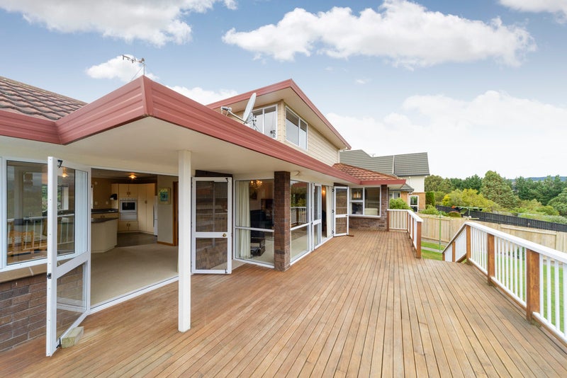 78 Pacific Drive, Fitzherbert, Palmerston North - Carousel 2