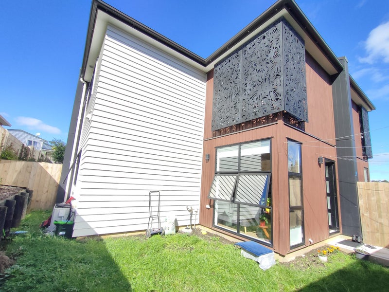 2/65A Hogans Road, Glenfield, Auckland - Carousel 13