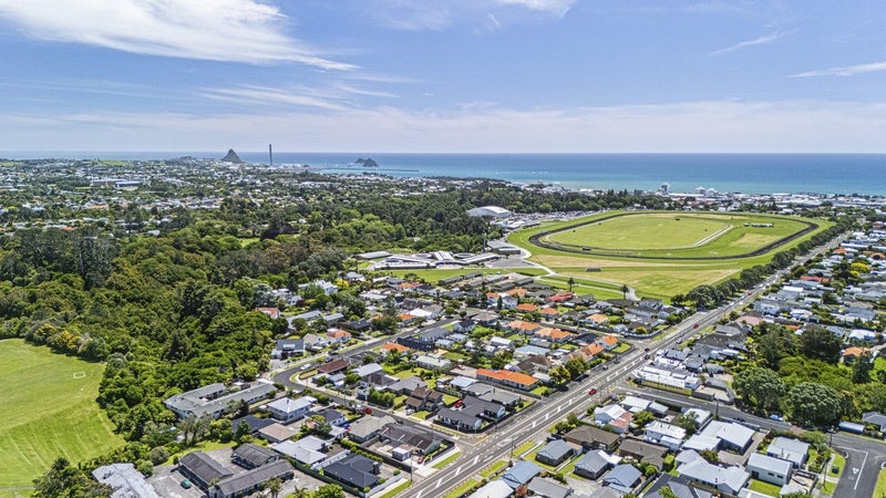 3/220 CORONATION Avenue, Welbourn, New Plymouth - Carousel 24
