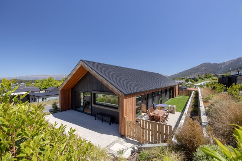 11 Sarges Way, Wanaka - Carousel 1