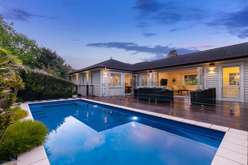 10 Oakford Park Crescent, Greenhithe, Auckland - Carousel 2
