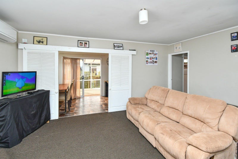 43 Aarts Avenue, Manurewa, Auckland - Carousel 2