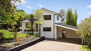 687A East Coast Road, Browns Bay, Auckland - Carousel 1