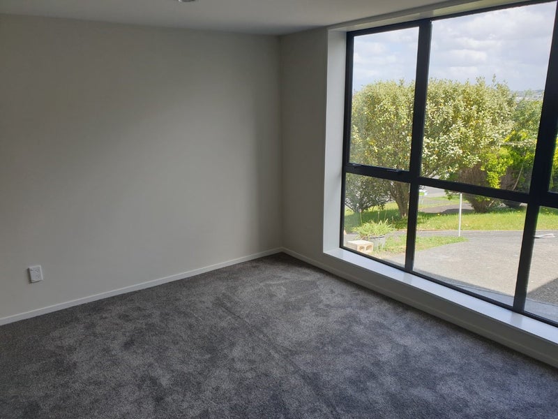 32 Juniper Road, Sunnynook, Auckland - Carousel 2