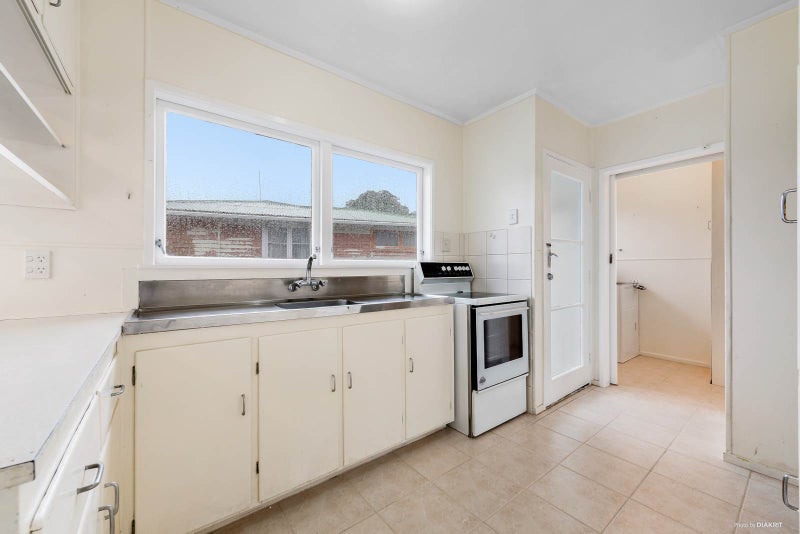 29 Harrington Road, Henderson, Auckland - Carousel 2