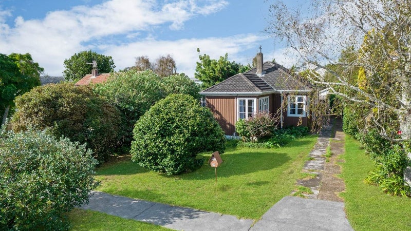 19 Renton Road, Mount Albert, Auckland - Carousel 1