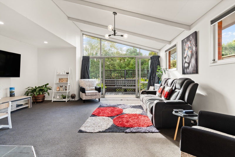 7 Kinmont Crescent, Kinmont Park, Mosgiel - Carousel 2