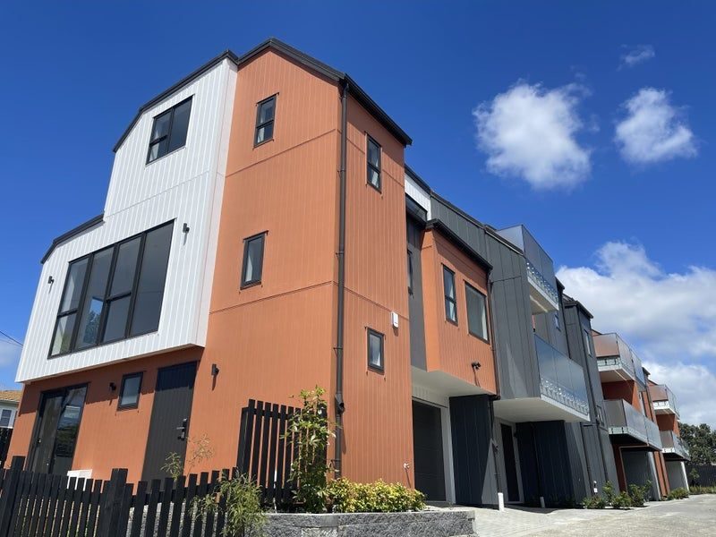 20B Gilliam Street, New Lynn, Auckland - Carousel 1