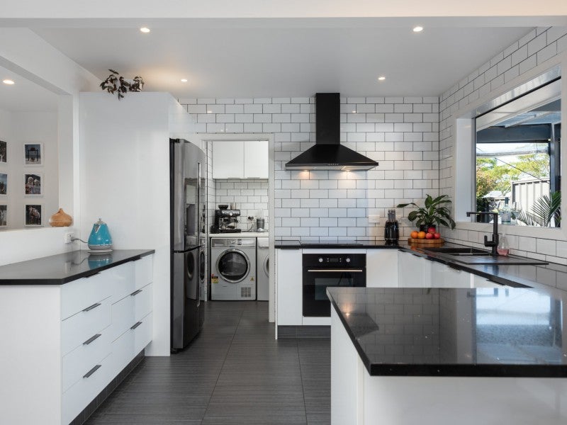 11 Highmore Place, Brookfield, Tauranga - Carousel 2