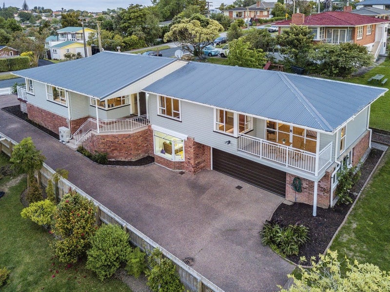 193 Methuen Road, New Windsor, Auckland - Carousel 1