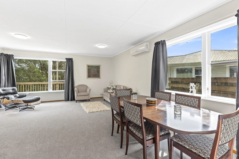 8 Glanmire Road, Newlands, Wellington - Carousel 2