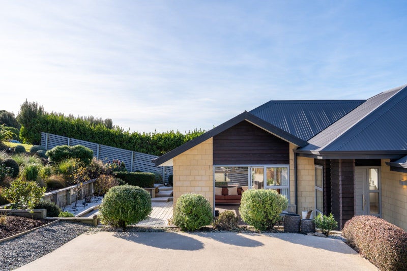 37 Highgrove, Saint Clair, Dunedin - Carousel 2